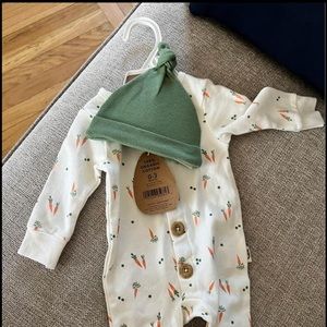 NWT Baby Outfit 0-3 Months